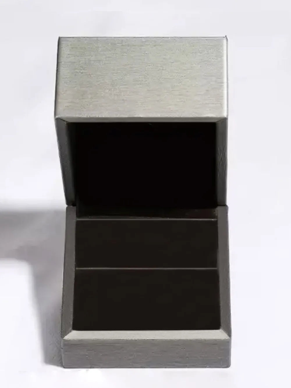 Jewelry gift box for a zircon inlay ring